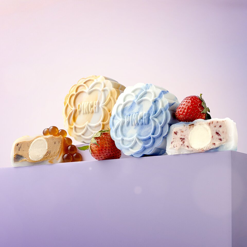 box-of-4-strawberry-cranberry-yogurt-and-milk-tea-mochi-snowskin-mooncake-260722100454