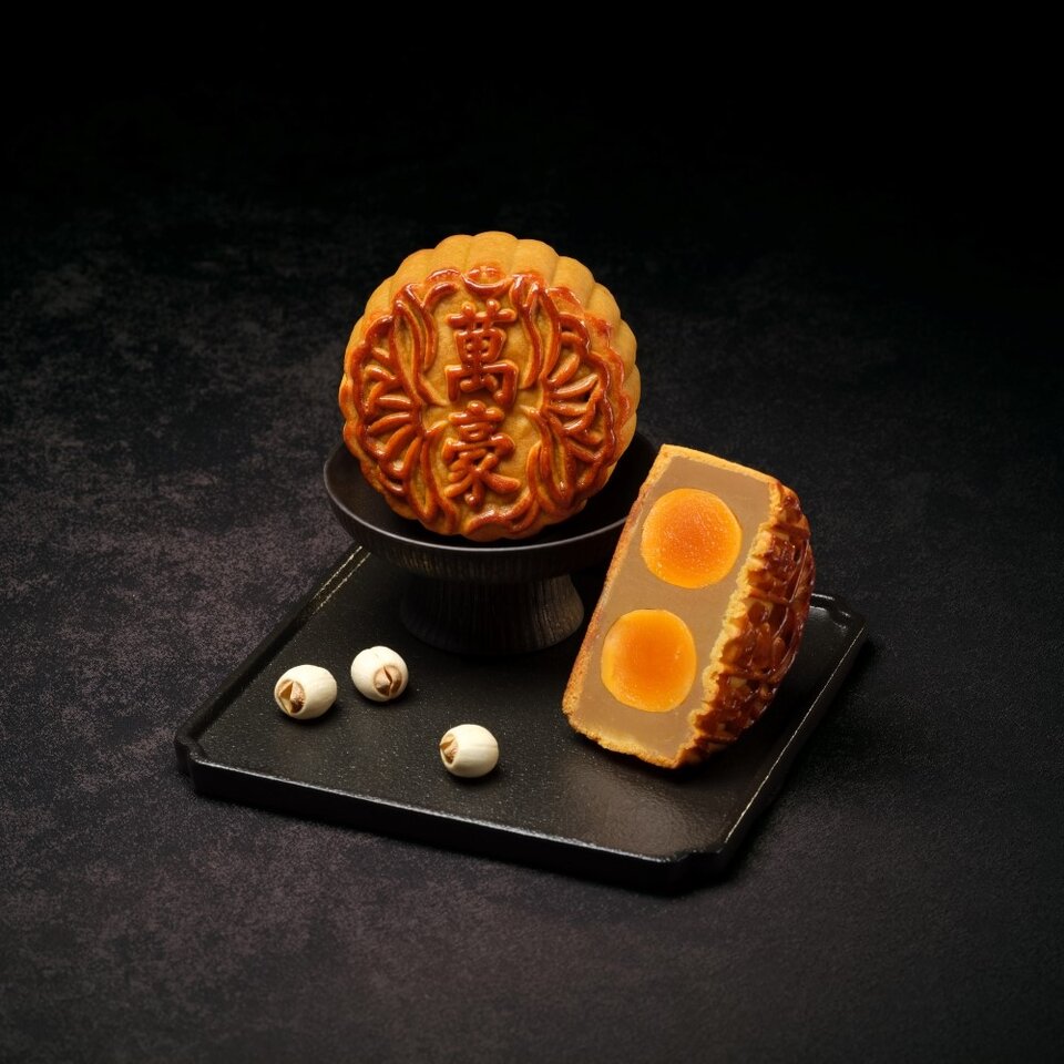 white-lotus-seed-paste-with-double-yolk-260721115542